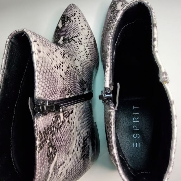 2 FOR 40 Snake Skin Booties Womens 8 - Picture 6 of 7